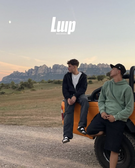 Impatge promocional de Luup sobre IZZ6IX